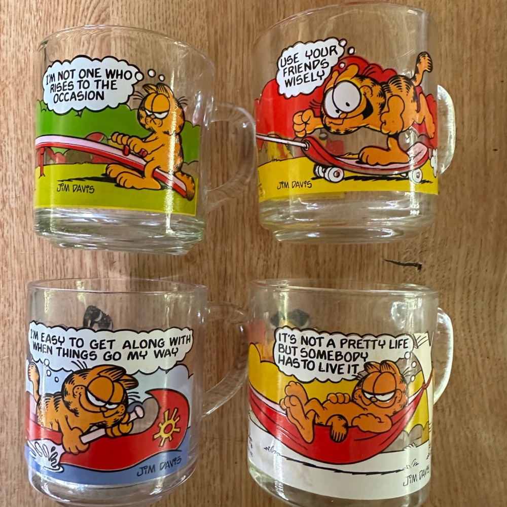 Vintage coffee cups Garfield McDonalds 1978